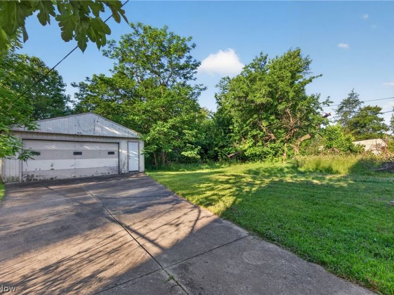 11312 Dove Avenue, Cleveland, OH 44105 Photo 9