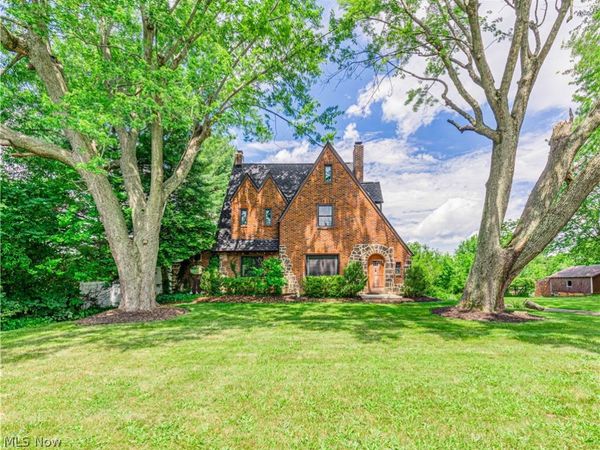 6209 Columbus Road NE, Louisville, OH 44641