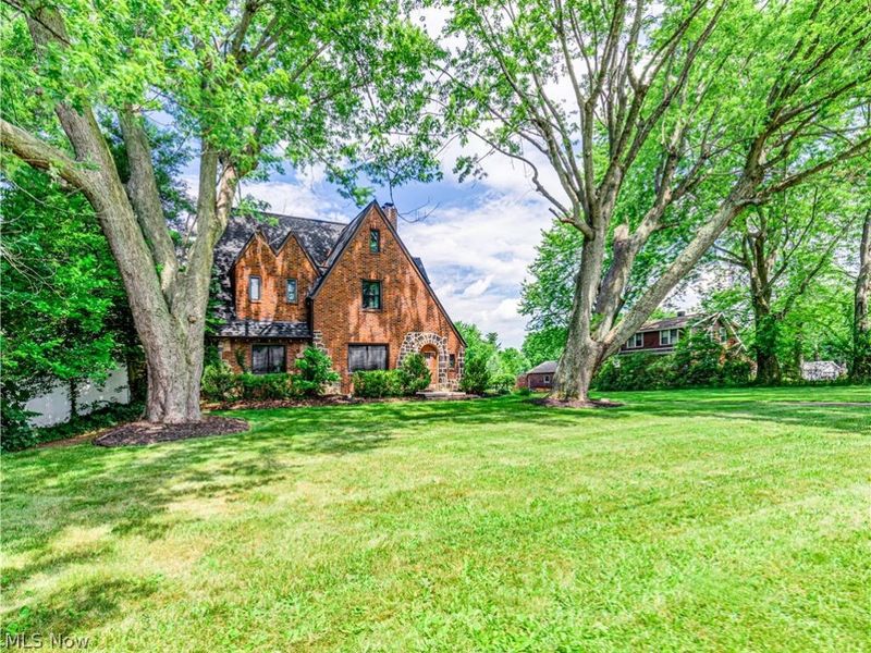 6209 Columbus Road NE, Louisville, OH 44641 Photo 2