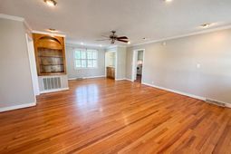 3006 Hilldale Road  photo 4