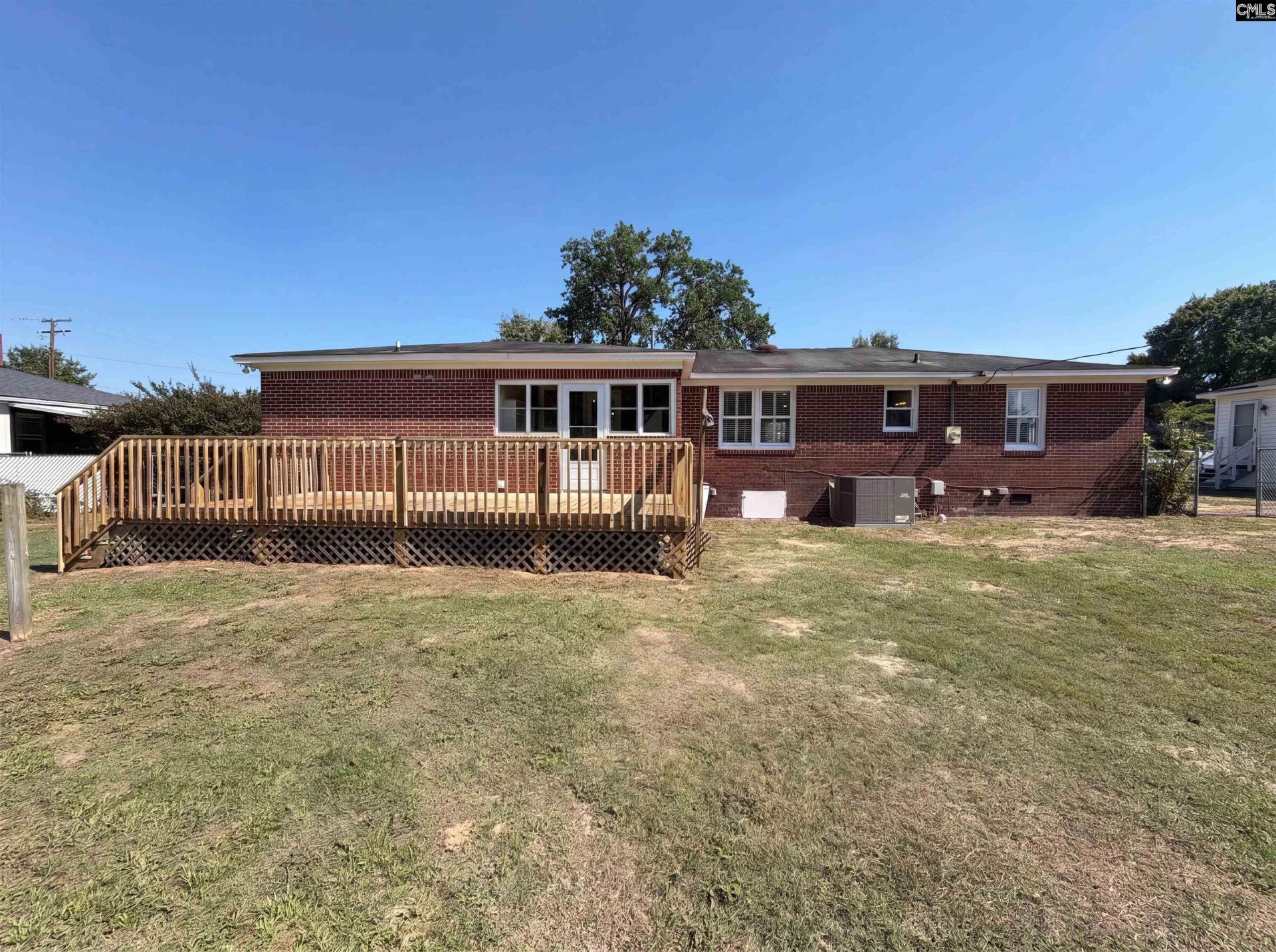 3006 Hilldale Road  Photo 5