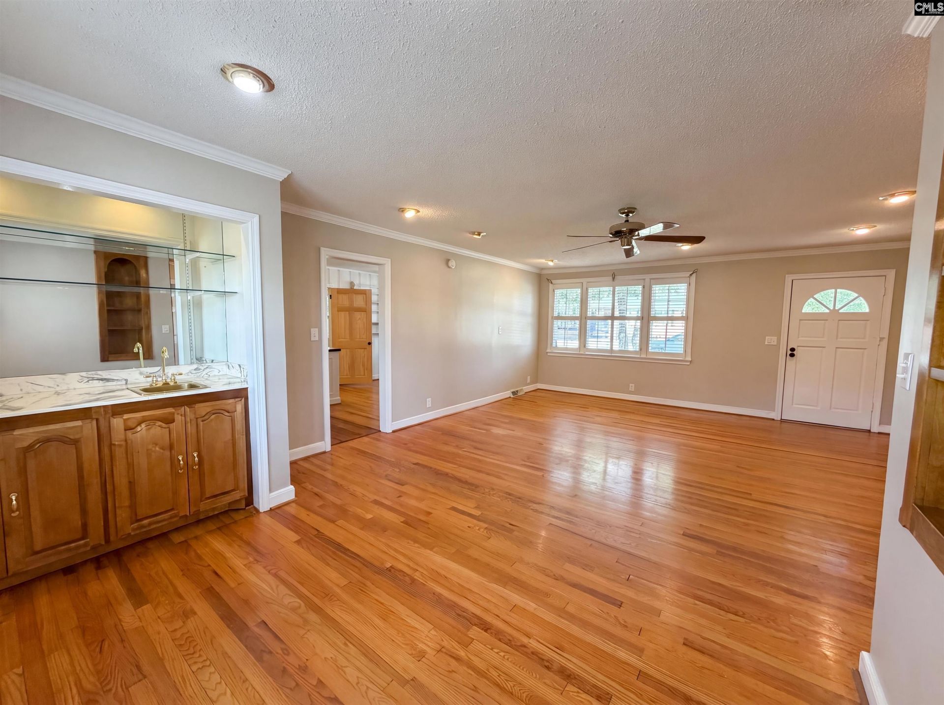 3006 Hilldale Road  Photo 9