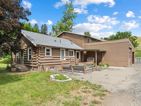 4925 Melin Rd, Hunters, WA 99137
