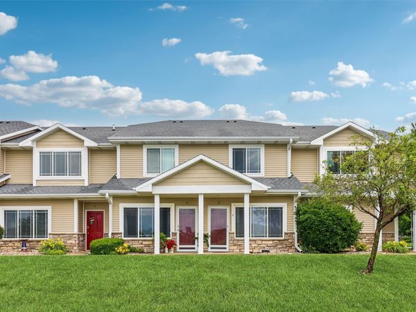 2200 Hart Avenue, Unit 2, Des Moines, IA 50320