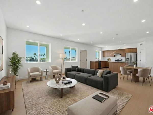 1717 Winona Boulevard, Unit 302, Los Angeles, CA 90027