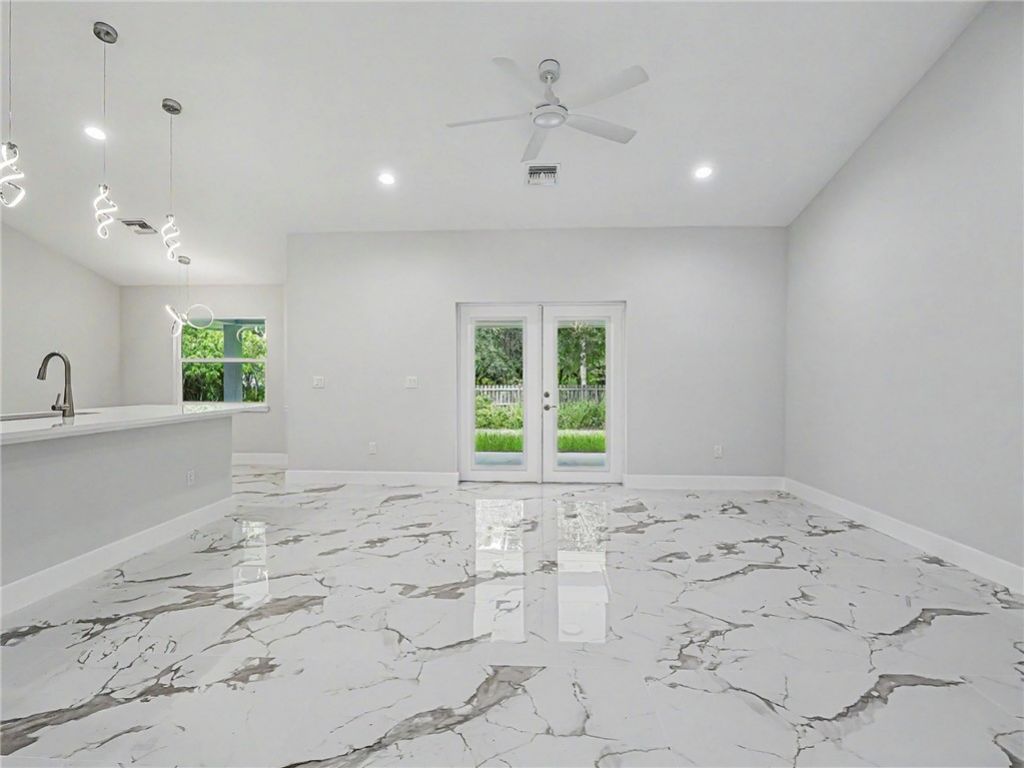 4865 61st Court, Vero Beach, FL 32967 Photo