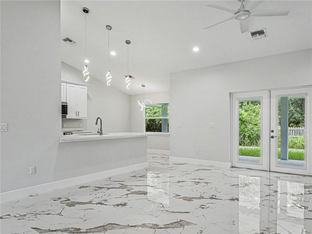 4865 61st Court, Vero Beach, FL 32967 Photo