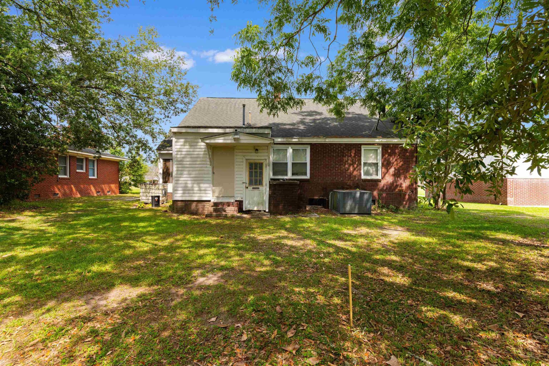 404 S Cedar Ave. Photo 32
