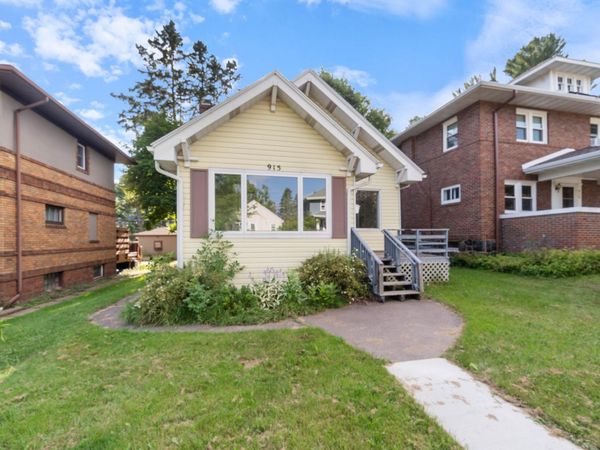 915 Grandview Avenue , Duluth, MN 55812