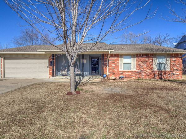 3108 W Broadway Street , Broken Arrow, OK 74012
