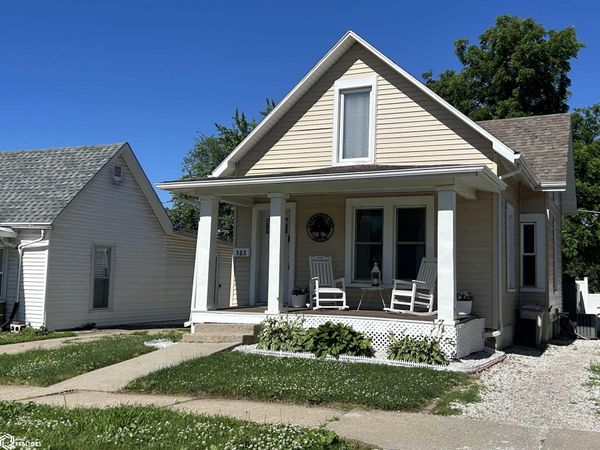 103 S 12Th Street, Marshalltown, IA 50158