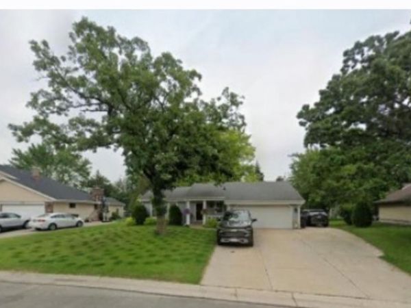 1108 River Park Circle W, Mukwonago, WI 53149