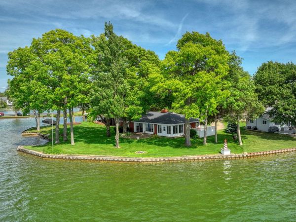 188 Hawthorne Drive, Brooklyn, MI 49230