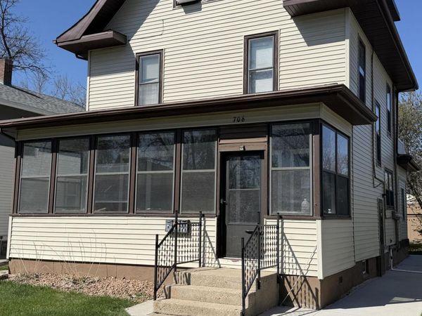 706 S 9th Street, Aberdeen, SD 57401