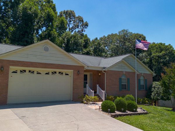 985 E Brentwood Drive, Morristown, TN 37814