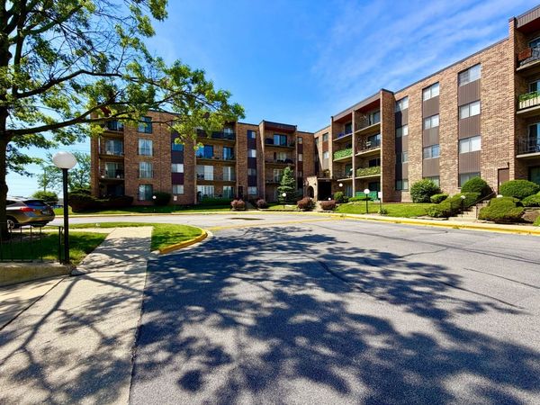 625 W Huntington Commons Road , Unit 317, Mount Prospect, IL 60056