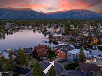 2067 Aloha Drive, South Lake Tahoe, CA 96150 Photo