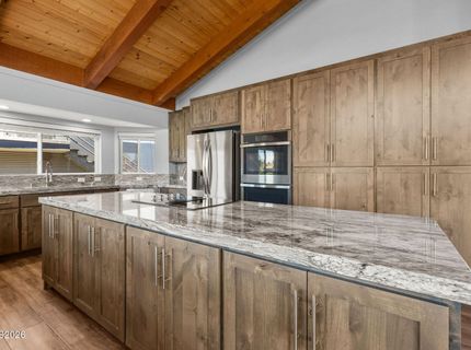 2067 Aloha Drive, South Lake Tahoe, CA 96150 Photo
