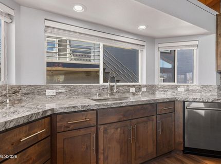 2067 Aloha Drive, South Lake Tahoe, CA 96150 Photo