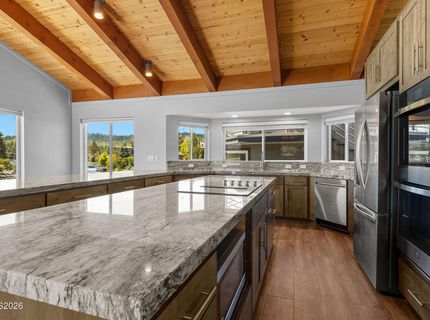 2067 Aloha Drive, South Lake Tahoe, CA 96150 Photo