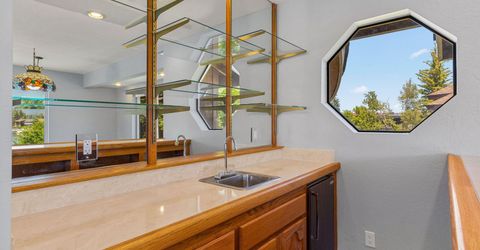 2067 Aloha Drive, South Lake Tahoe, CA 96150 Photo
