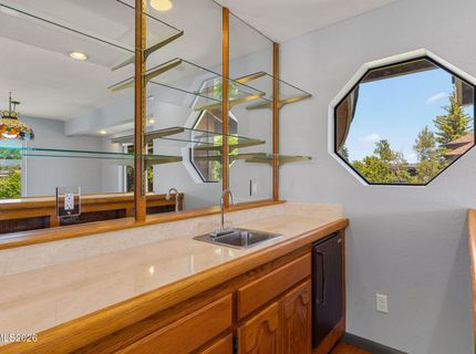 2067 Aloha Drive, South Lake Tahoe, CA 96150 Photo