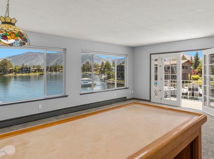 2067 Aloha Drive, South Lake Tahoe, CA 96150 Photo