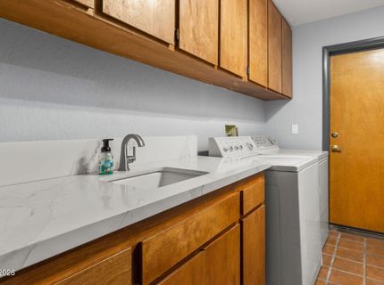 2067 Aloha Drive, South Lake Tahoe, CA 96150 Photo