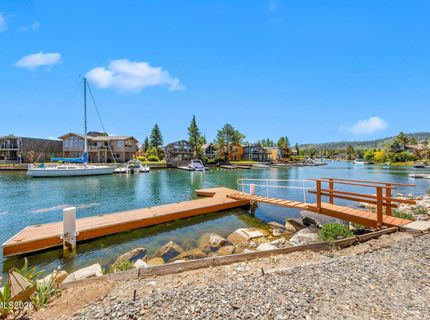 2067 Aloha Drive, South Lake Tahoe, CA 96150 Photo