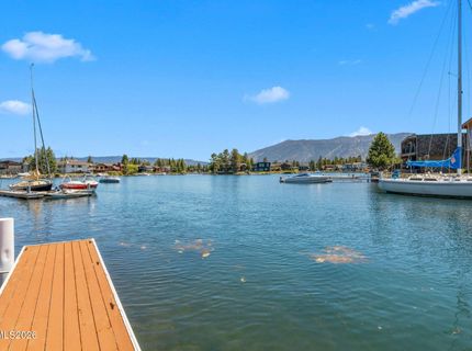 2067 Aloha Drive, South Lake Tahoe, CA 96150 Photo