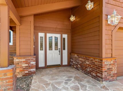 2067 Aloha Drive, South Lake Tahoe, CA 96150 Photo