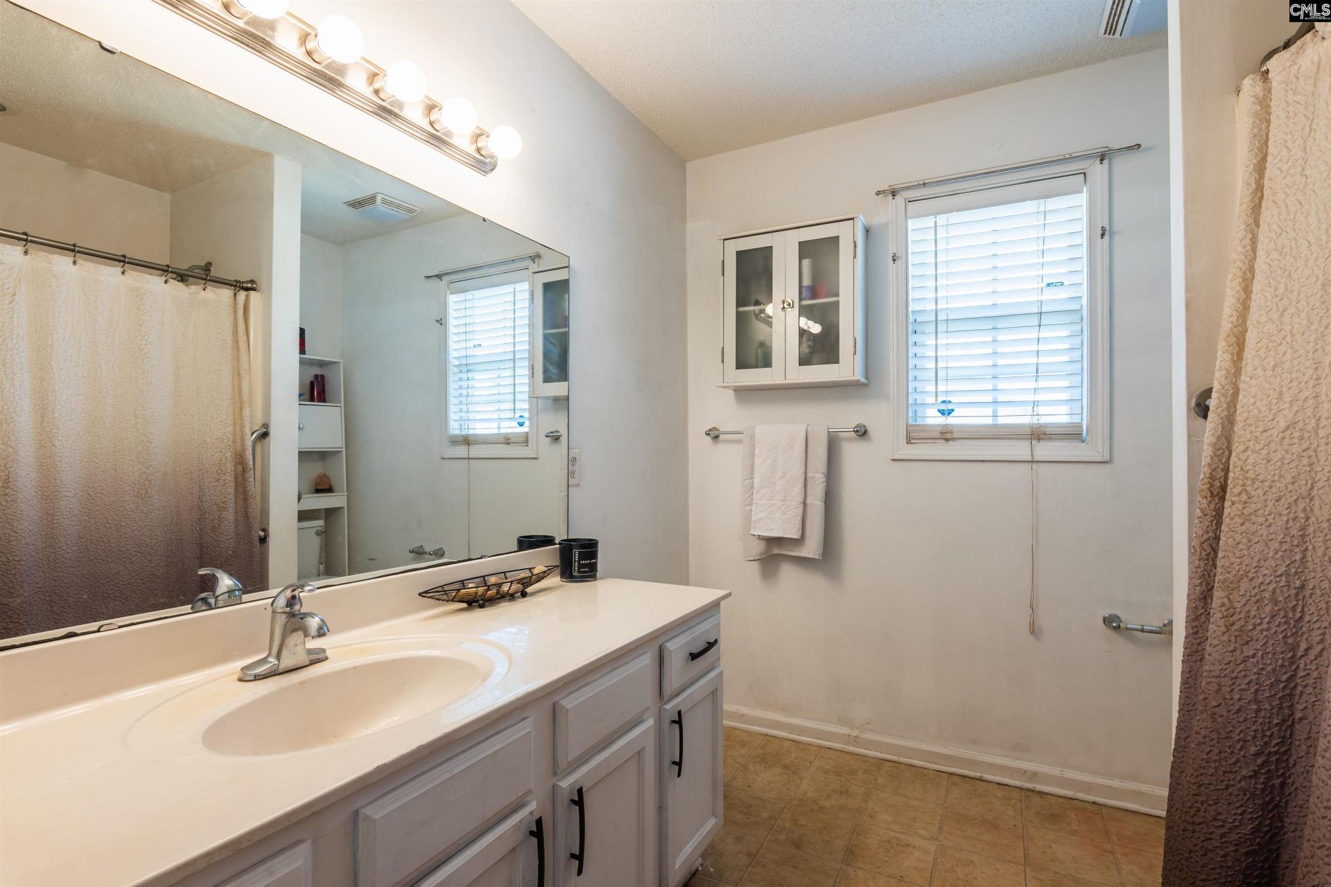 128 Sandy Creek Court Photo 16