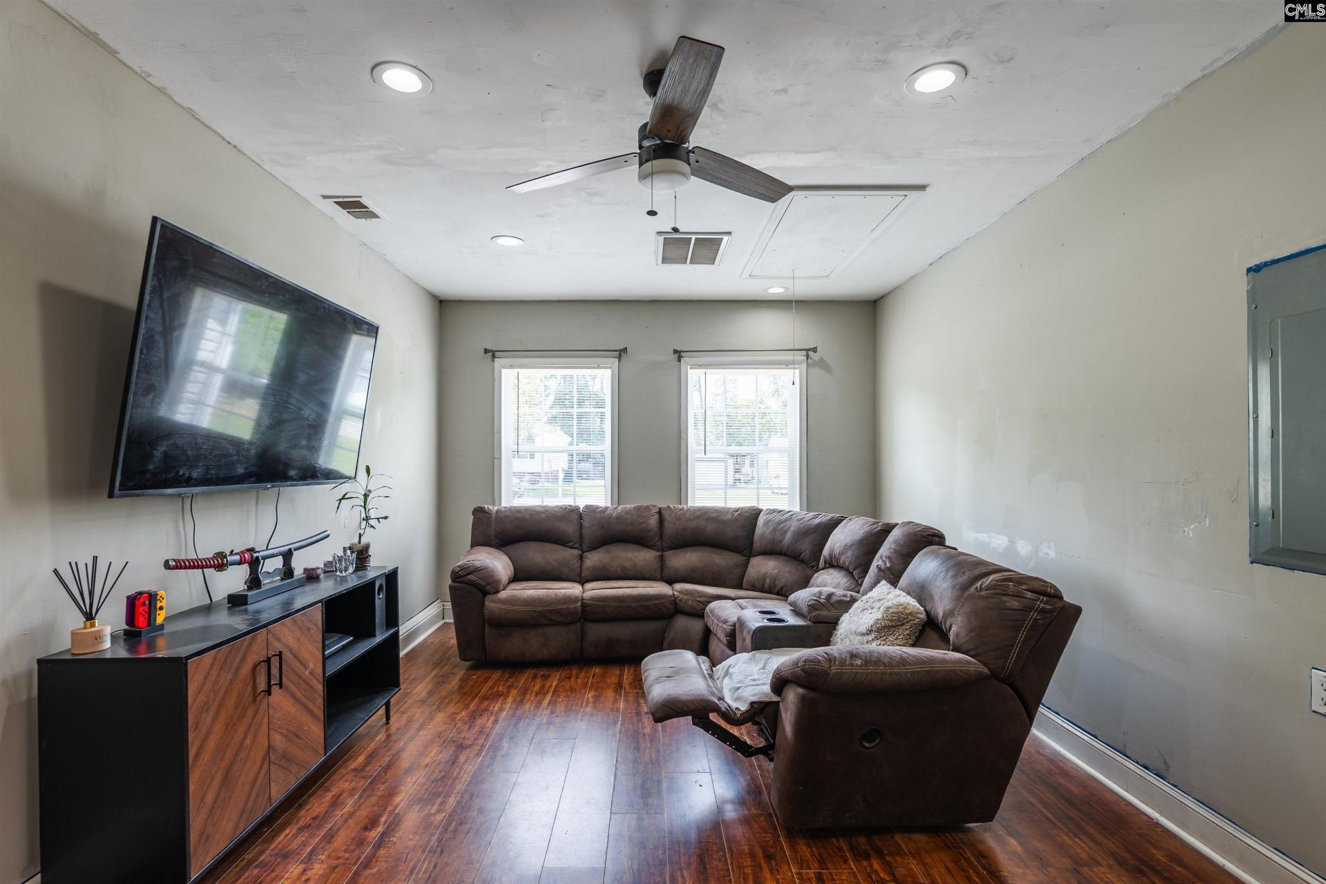 128 Sandy Creek Court Photo 4