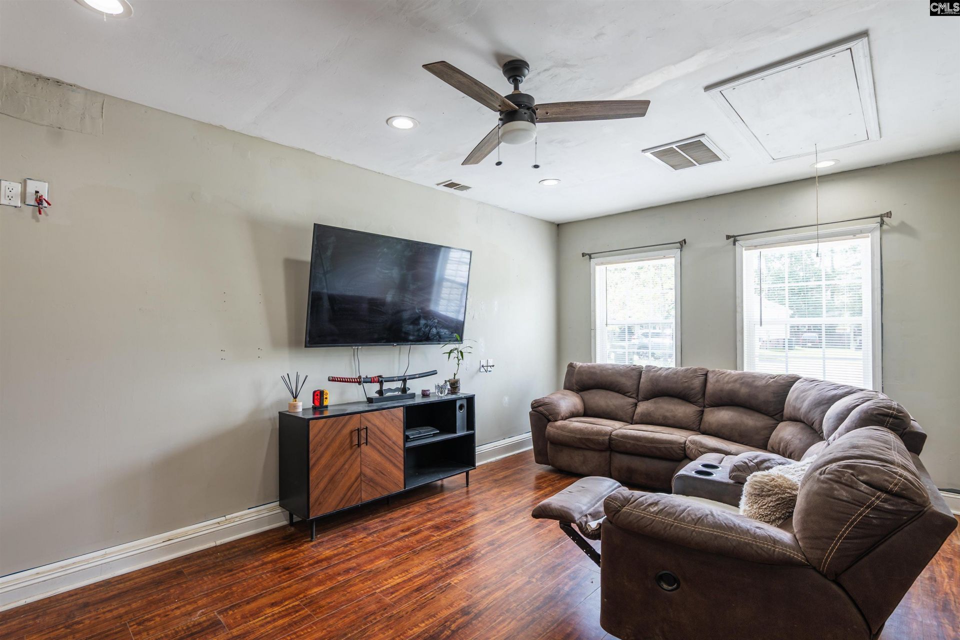 128 Sandy Creek Court Photo 5