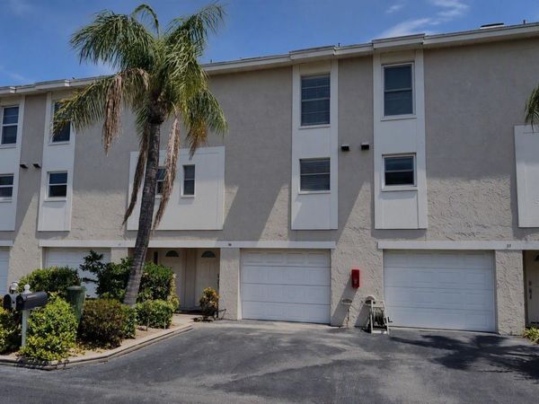 255 CAPRI CIRCLE N, Unit 36, TREASURE ISLAND, FL 33706