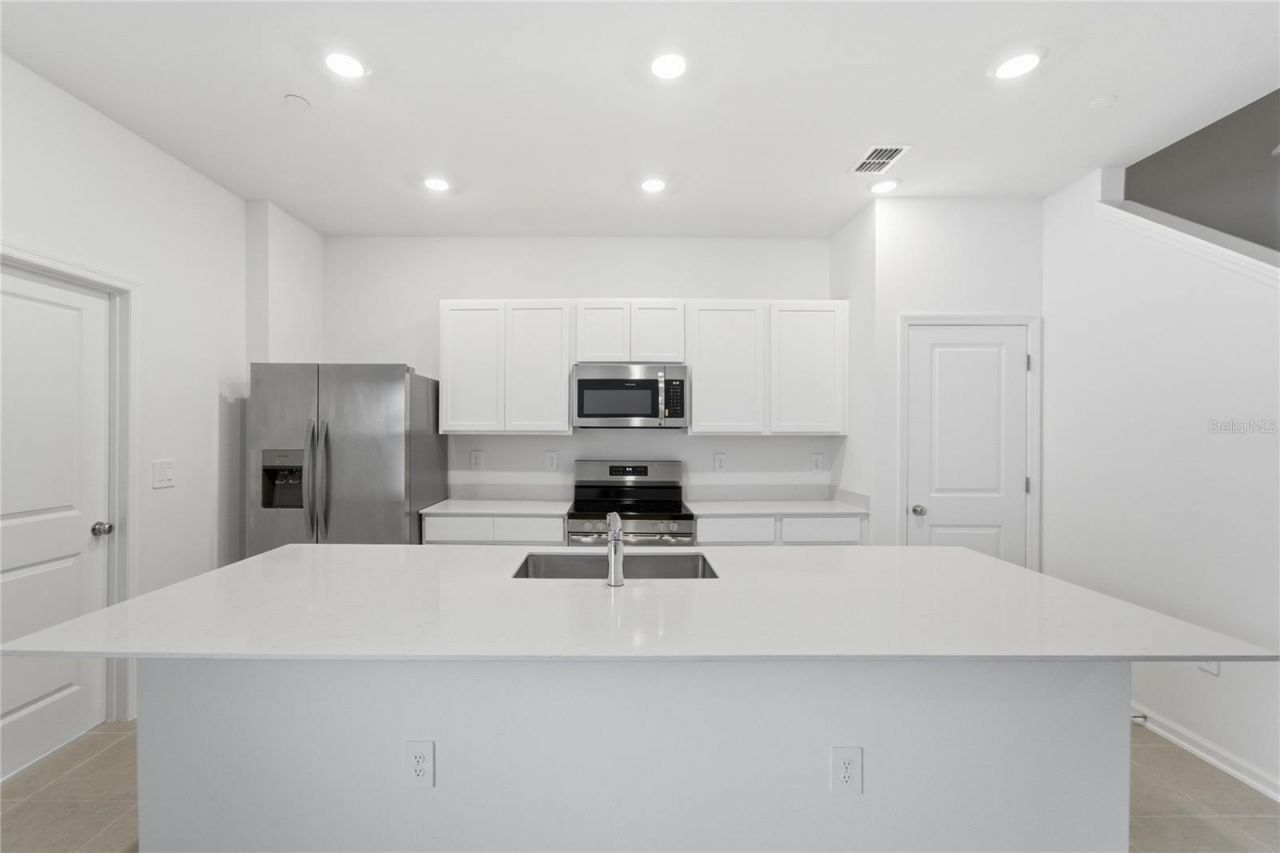 2140 Rider Rain Lane, Apopka, FL 32703 Photo