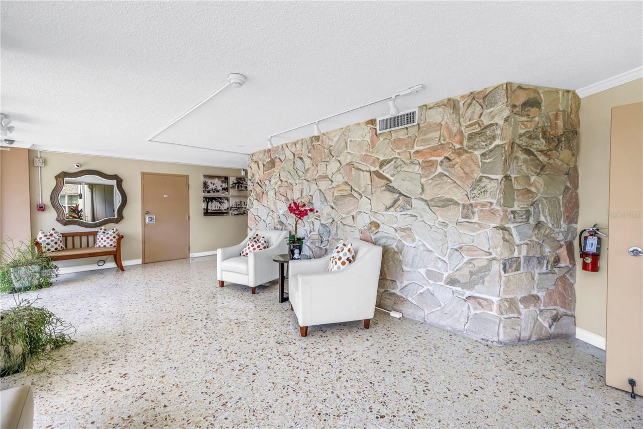 1100 N Shore Drive Ne, Unit 307, Saint Petersburg, FL 33701 Photo