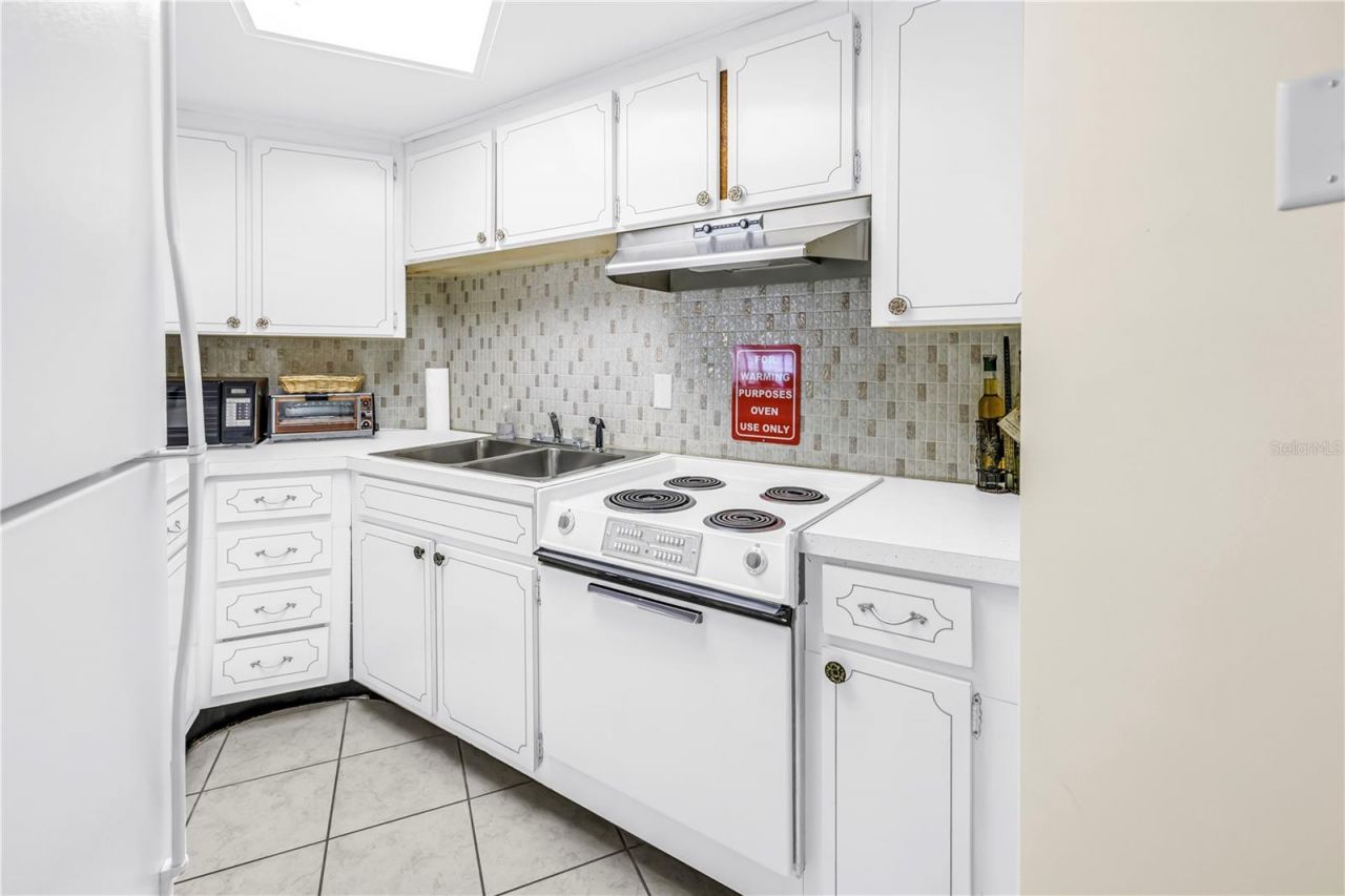1100 N Shore Drive Ne, Unit 307, Saint Petersburg, FL 33701 Photo