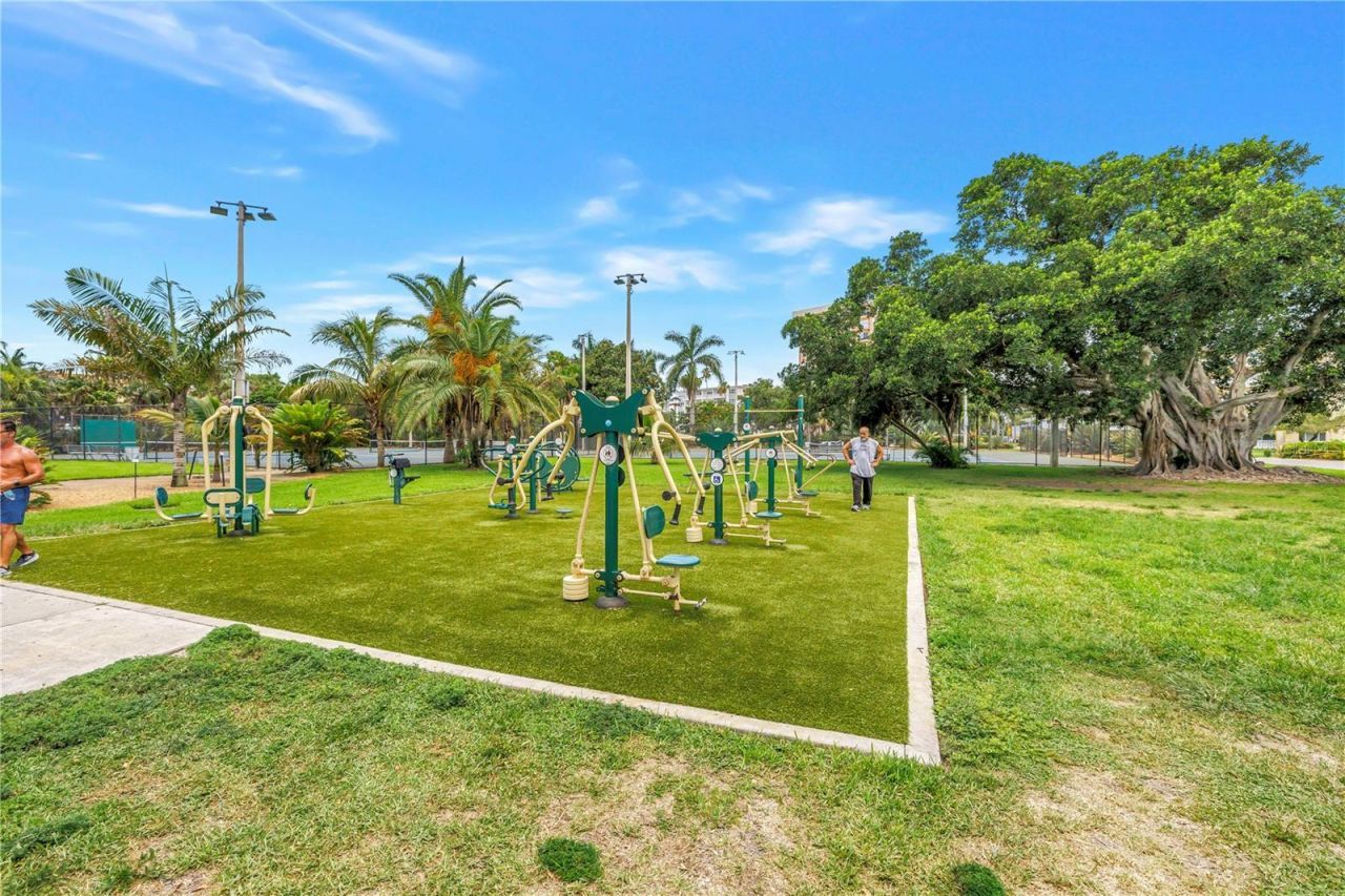 1100 N Shore Drive Ne, Unit 307, Saint Petersburg, FL 33701 Photo
