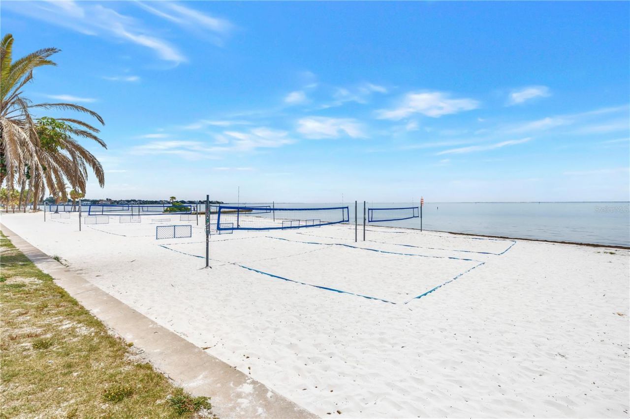 1100 N Shore Drive Ne, Unit 307, Saint Petersburg, FL 33701 Photo