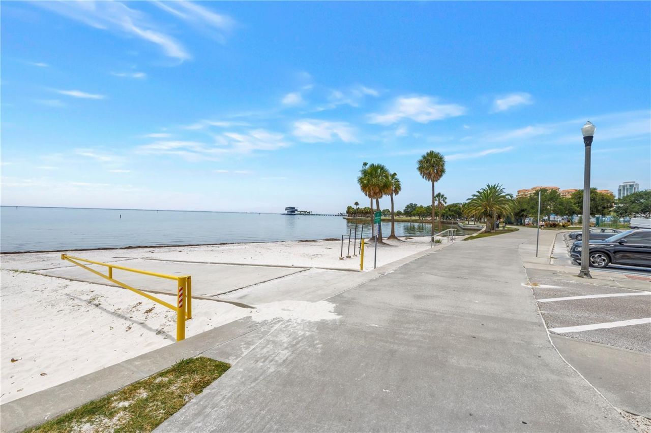 1100 N Shore Drive Ne, Unit 307, Saint Petersburg, FL 33701 Photo