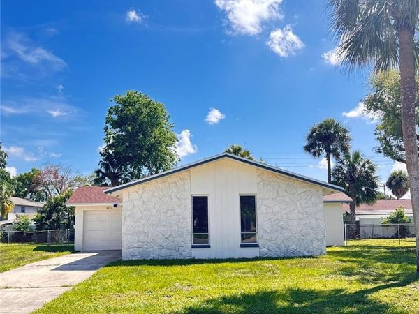8302 N FLINTROCK COURT, TAMPA, FL 33615
