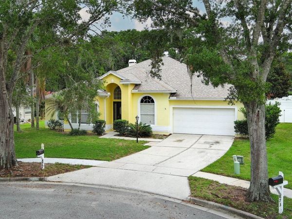 877 KENSINGTON GARDENS COURT, OVIEDO, FL 32765