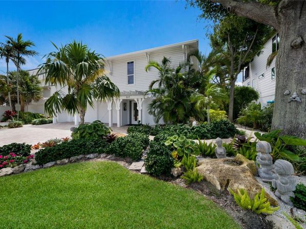 517 LOQUAT DRIVE , ANNA MARIA, FL 34216