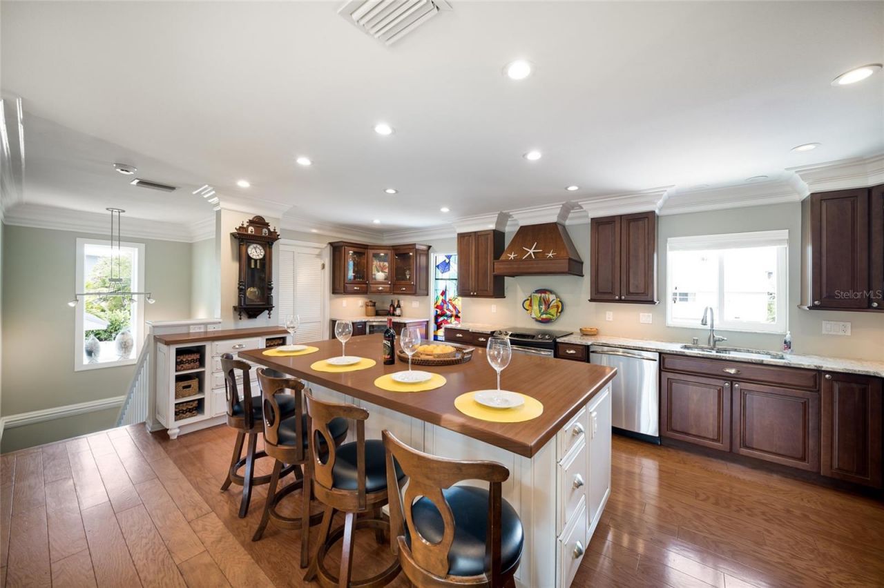 517 Loquat Drive, Anna Maria, FL 34216 Photo
