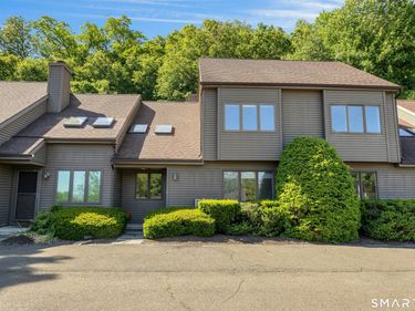 18 Twin Oaks, Unit 18, New Milford, CT 06776