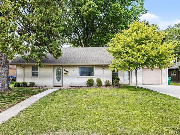 30212 Beechwood Street, Garden City, MI 48135