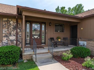 12336 Nantucket Drive, Green Oak Twp, MI 48178