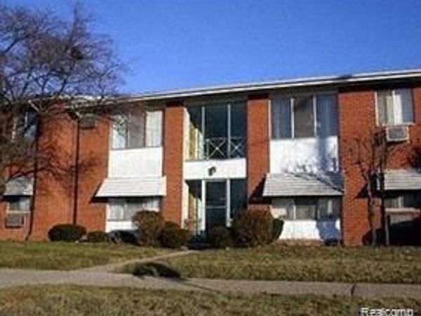 18510 W Chicago, Detroit, MI 48228