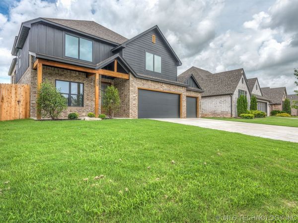 2402 E Northampton Street , Broken Arrow, OK 74014
